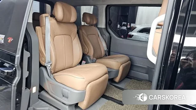 Hyundai Staria 2023 Черный из Кореи, фото 3