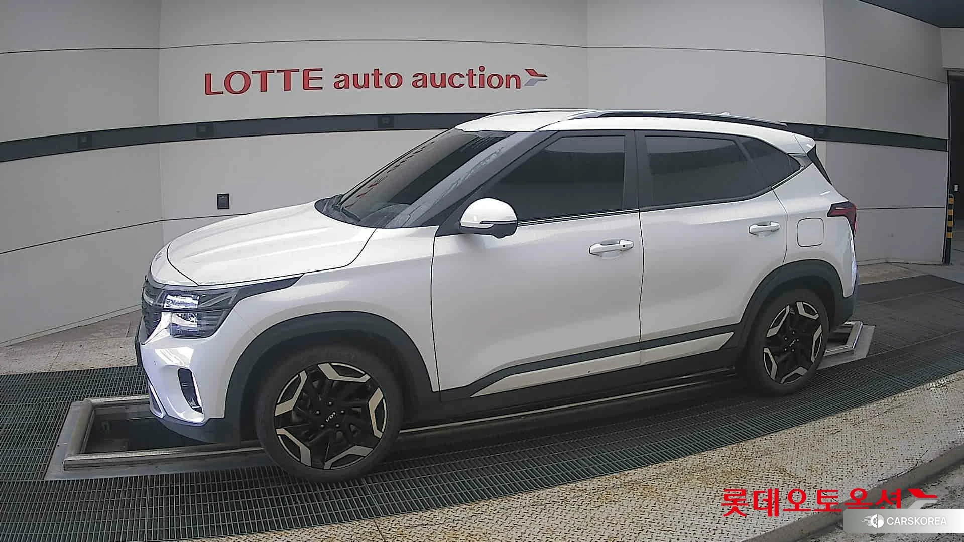 Kia Seltos 2023 Белый из Кореи, фото 3