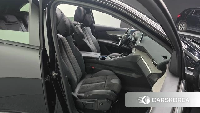 Peugeot 3008 second generation 2021 Черный из Кореи, фото 3