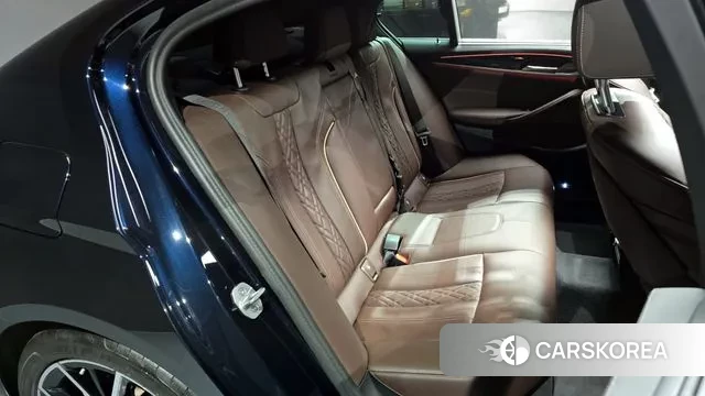 BMW 5 Series (G30) 2023 Черный из Кореи, фото 3