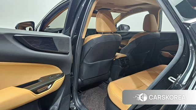 Lexus NX350h Second generation 2023 Черный из Кореи, фото 3