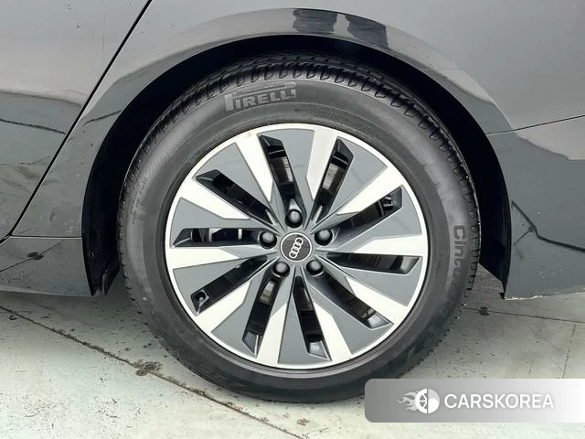 Audi A6L 2023 Черный из Китая, фото 3