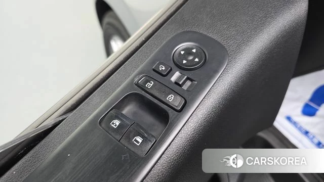 Hyundai Staria 2022 Серебряный из Кореи, фото 3