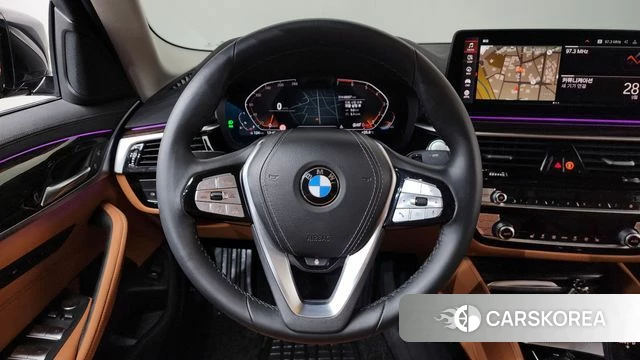 BMW 5 Series (G30) 2022 Черный из Кореи, фото 3