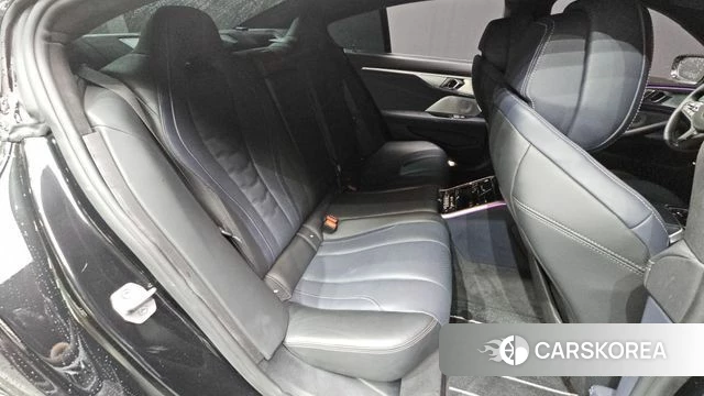 BMW 8 Series (G15) 2024 Черный из Кореи, фото 3
