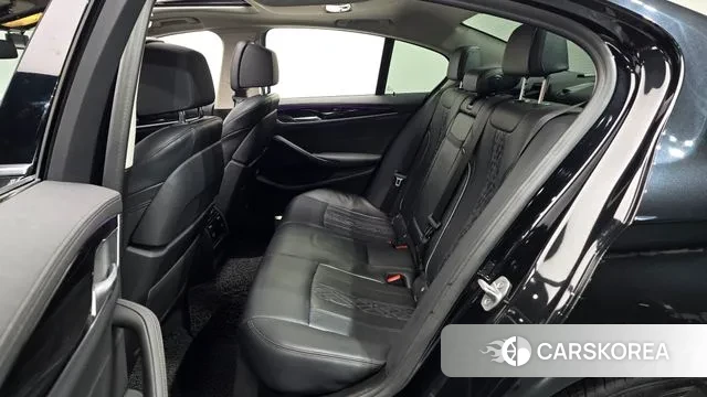 BMW 5 Series (G30) 2021 Черный из Кореи, фото 3