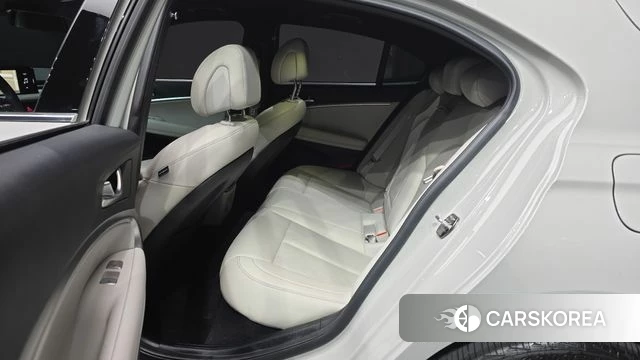 Genesis The New G70 Shooting Brake 2024 Серебристо-серый из Кореи, фото 3