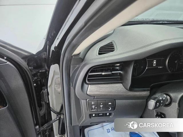 Kia K7 Premier 2021 Черный из Кореи, фото 3