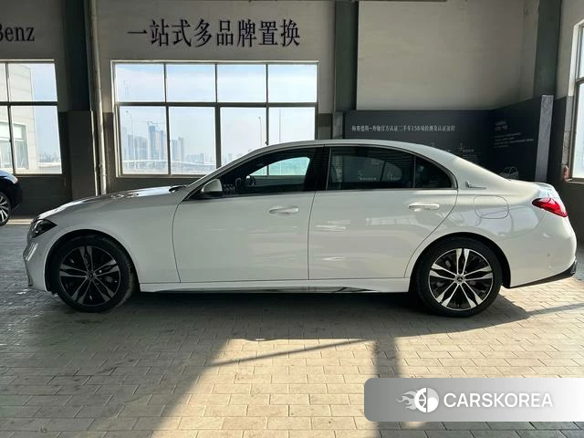 Mercedes-Benz C-class PHEV 2024 Белый из Китая, фото 3