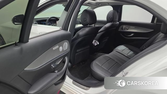 Mercedes-Benz E-Class W213 2018 Белый из Кореи, фото 3
