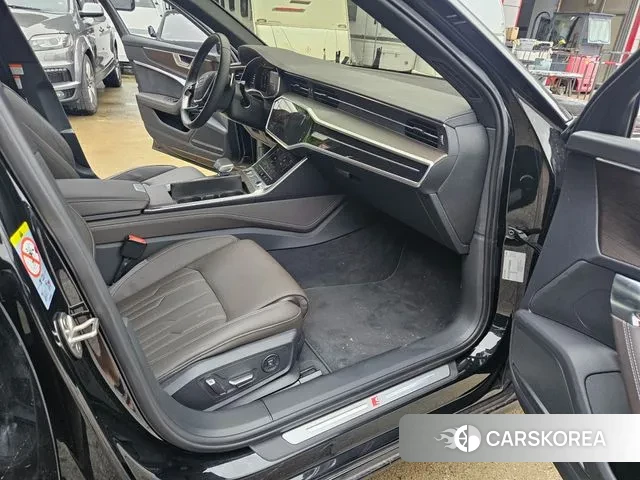 Audi A6 (C8) 2023 Черный из Кореи, фото 3