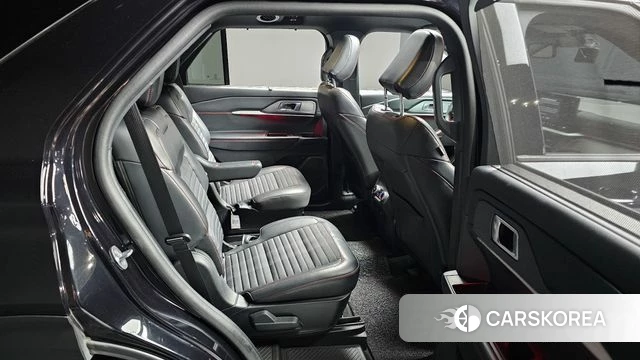 Ford Explorer 6th Generation 2024 Черный из Кореи, фото 3
