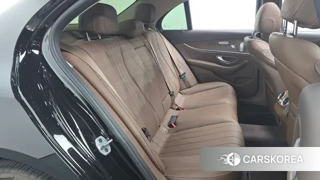 Mercedes-Benz E-Class W213 2018 Черный из Кореи, фото 3