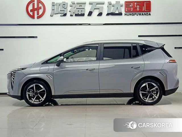 Aian AION Y 2024 Серебристо-серый из Китая, фото 3