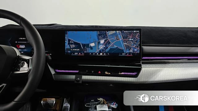 BMW 5 Series (G60) 2024 Белый из Кореи, фото 3