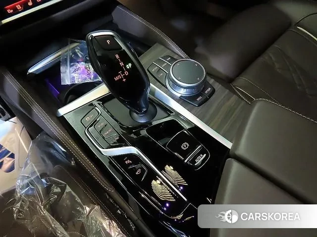 BMW 5 Series (G30) 2021 Серый из Кореи, фото 3