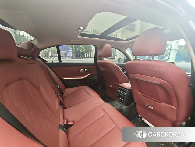 BMW 3 series 2023 Черный из Китая, фото 3