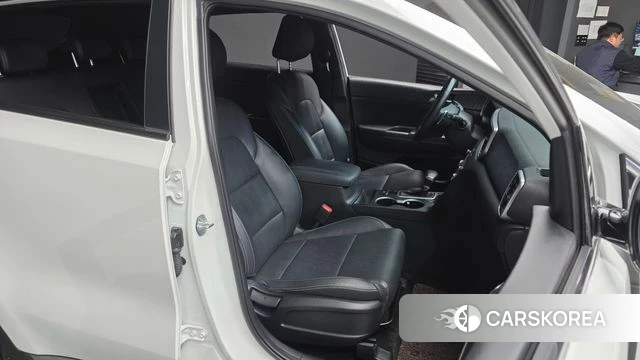 Kia Sportage The Bold 2021 Белый из Кореи, фото 3