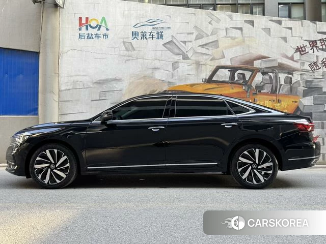 Volkswagen Passat 2023 Черный из Китая, фото 3