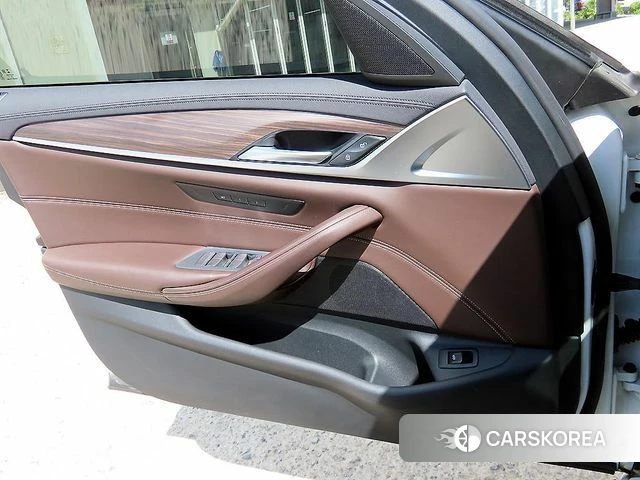 BMW 5 Series (G30) 2020 Белый из Кореи, фото 3