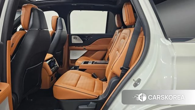 Lincoln Aviator 2nd generation 2025 Белый из Кореи, фото 3