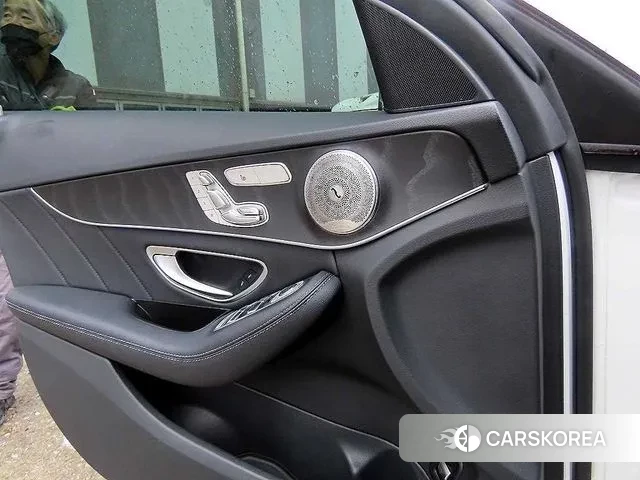 Mercedes-Benz C-Class W205 2019 Белый из Кореи, фото 3