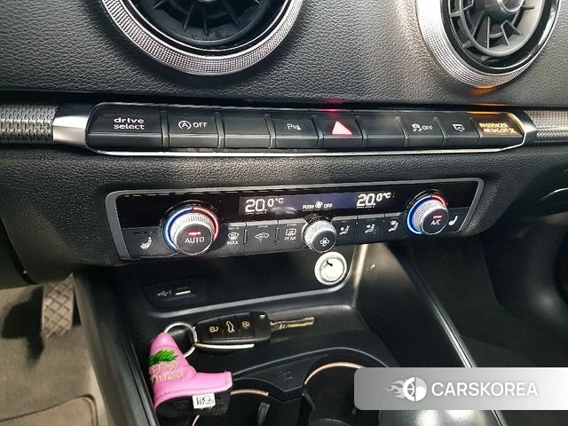 Audi New A3 2018 Белый из Кореи, фото 3