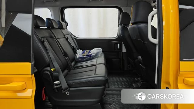 Hyundai Staria 2022 Желтый из Кореи, фото 3