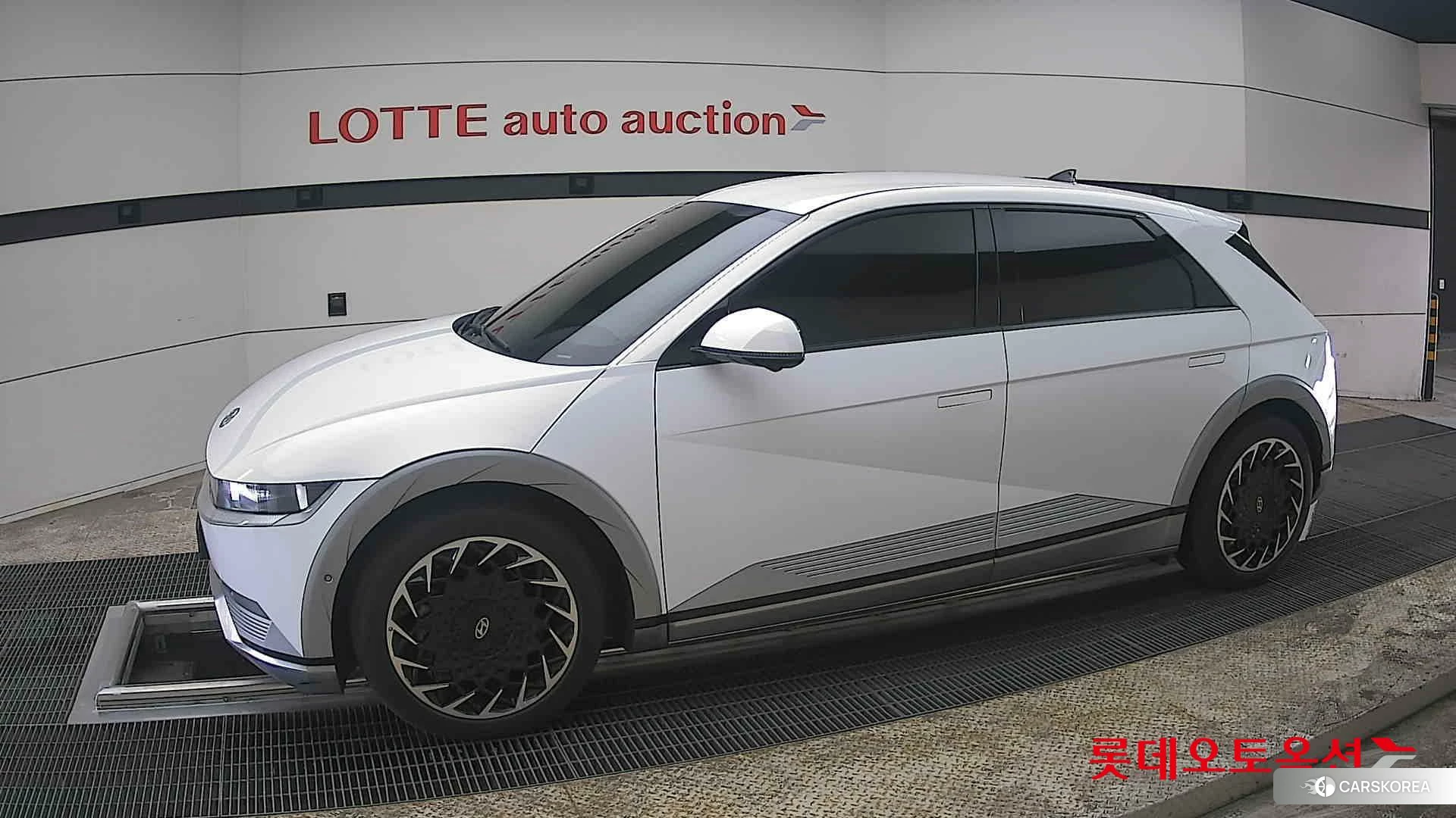 Hyundai IONIQ 5 2022 Atlas White из Кореи, фото 3