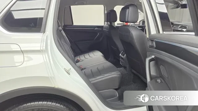 Volkswagen Tiguan second Generation 2021 Белый из Кореи, фото 3