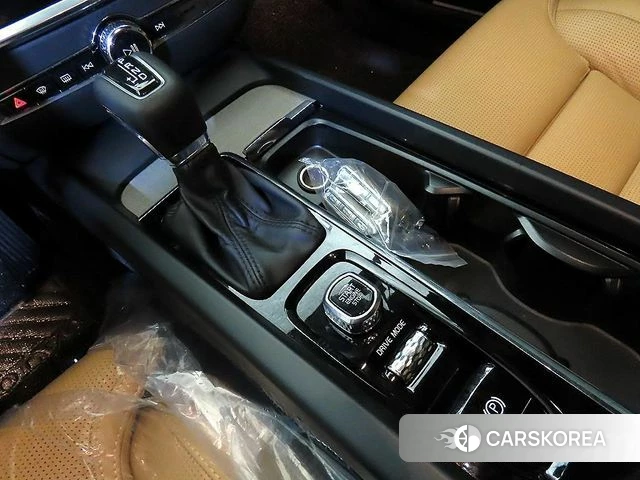 Volvo V60 Cross-Country 2nd Generation 2019 Белый из Кореи, фото 3