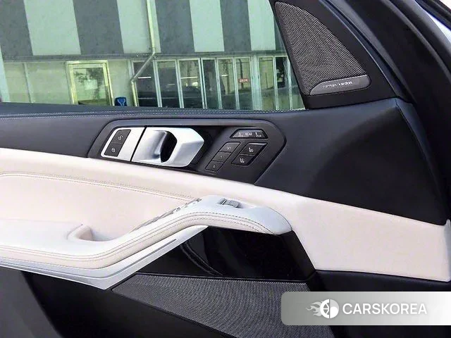 BMW X7 (G07) 2024 Белый из Кореи, фото 3