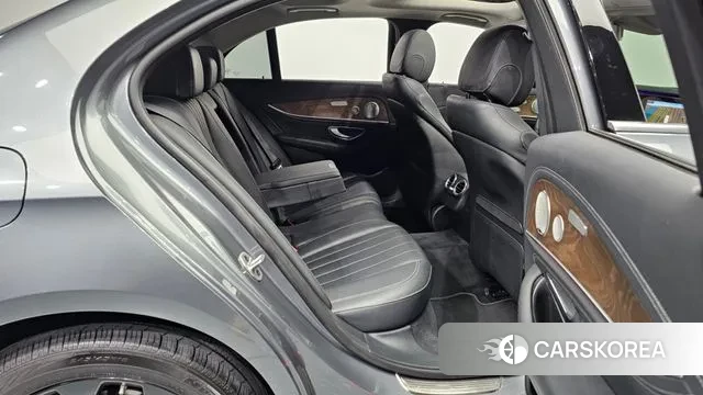 Mercedes-Benz E-Class W213 2019 Серый из Кореи, фото 3