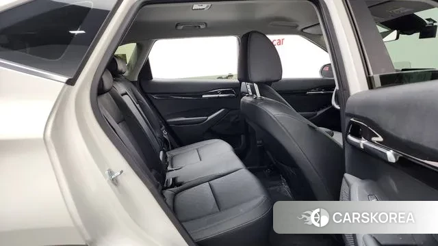 Kia Seltos 2022 Белый из Кореи, фото 3