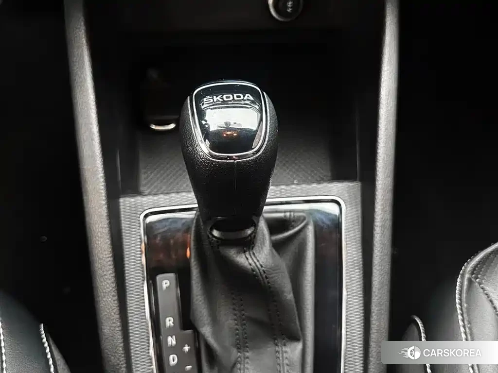 Skoda Komick 2022 Белый из Китая, фото 3