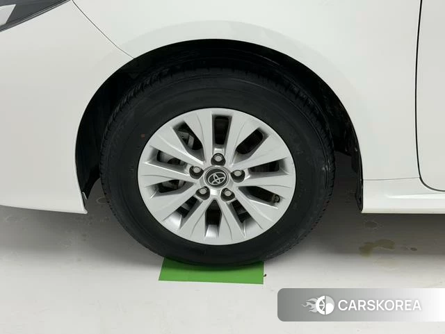 Toyota Corolla 2023 Белый из Китая, фото 3