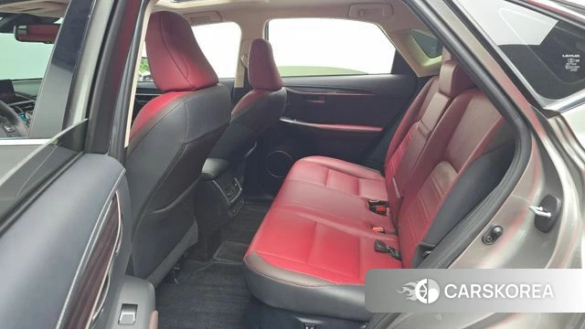 Lexus NX300h 2019 Серебристо-серый из Кореи, фото 3