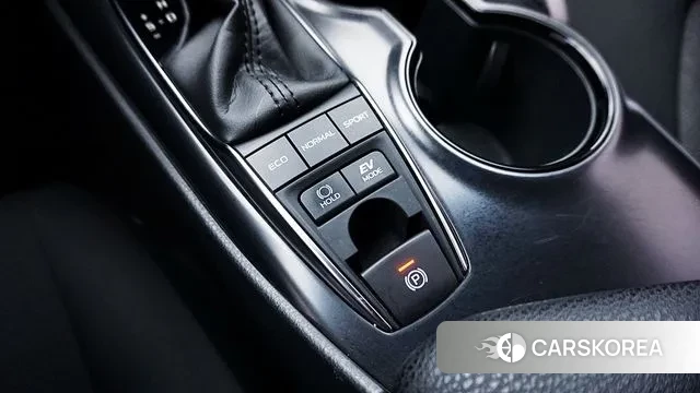 Toyota Camry (XV70) 2020 Серебряный из Кореи, фото 3