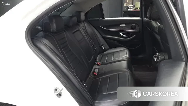 Mercedes-Benz E-Class W213 2018 Белый из Кореи, фото 3