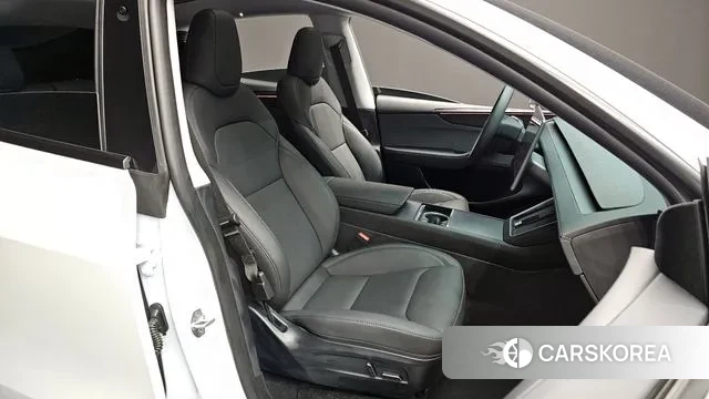 Tesla Model Y 2025 Белый из Кореи, фото 3