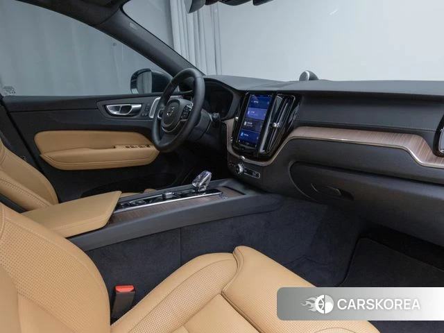 Volvo XC60 second Generation 2025 Серый из Кореи, фото 3