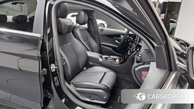 Mercedes-Benz C-Class W205 2018 Черный из Кореи, фото 3