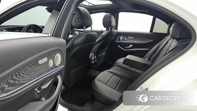 Mercedes-Benz E-Class W213 2021 Белый из Кореи, фото 3