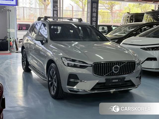 Volvo XC60 2022 Серебристо-серый из Китая, фото 3