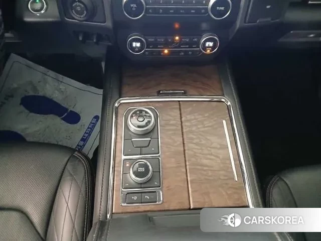 Ford Expeditation 2021 Серебристо-серый из Кореи, фото 3