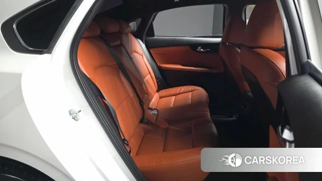 Kia The New K3 2nd generation 2021 Белый из Кореи, фото 3