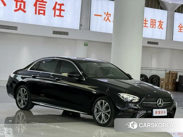 Mercedes-Benz E-class 2023 Черный из Китая, фото 3