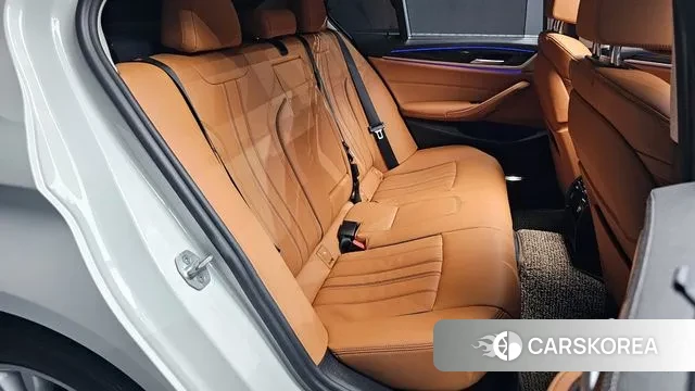 BMW 5 Series (G30) 2022 Белый из Кореи, фото 3