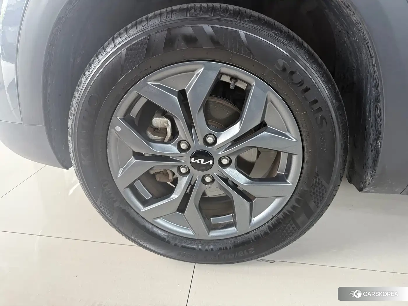 Kia Seltos 2023 Silver/gray из Китая, фото 3