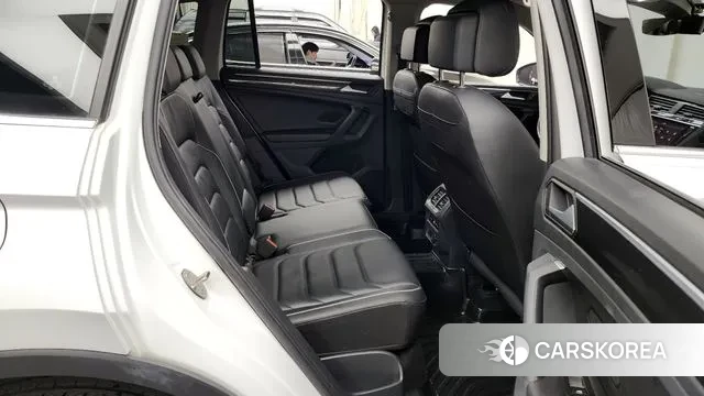 Volkswagen Tiguan second Generation 2023 Белый из Кореи, фото 3